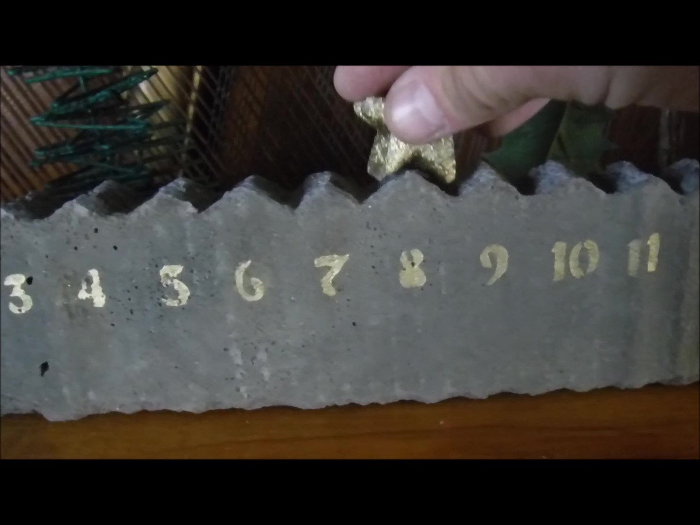 Horizontal Advent Calendar with Moveable Star - One Bag Wonder Contest Entries